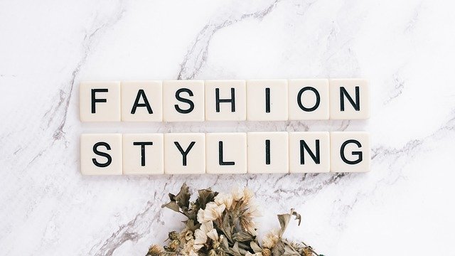 Scrabble-Buchstaben: Fashion styling